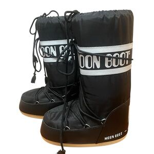 Women's Icon Black  Moon Boots Size 39/41 EU- US 8-9.5